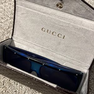 Woman’s Gucci sunglasses